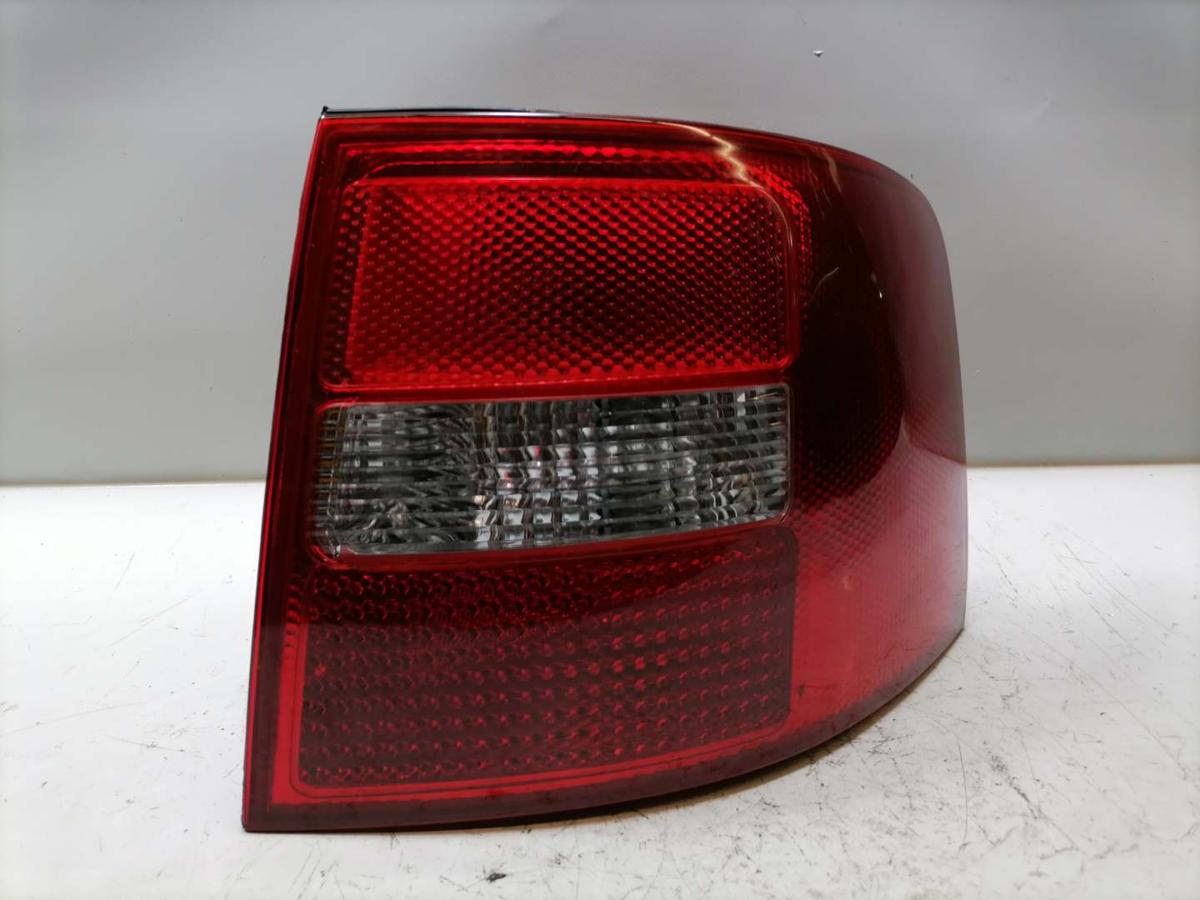 Audi A6 4B Rücklicht Rückleuchte Schlussleuchte rechts Zubehör Kombi Avant Facelift Bj.2004